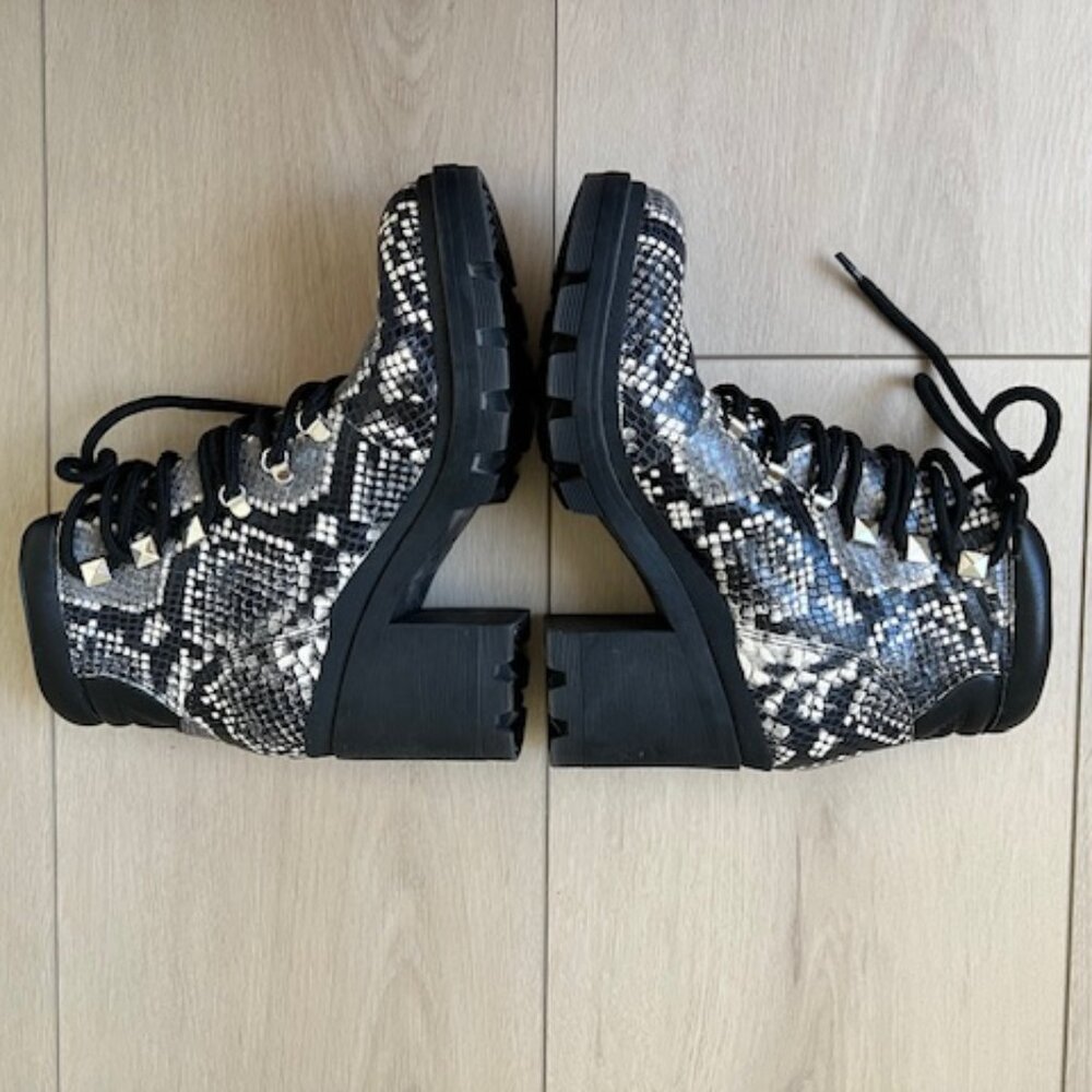 Marc Fisher Kini Lug Ankle Boots Snakeskin Leather Combat Lace Up Platform 7